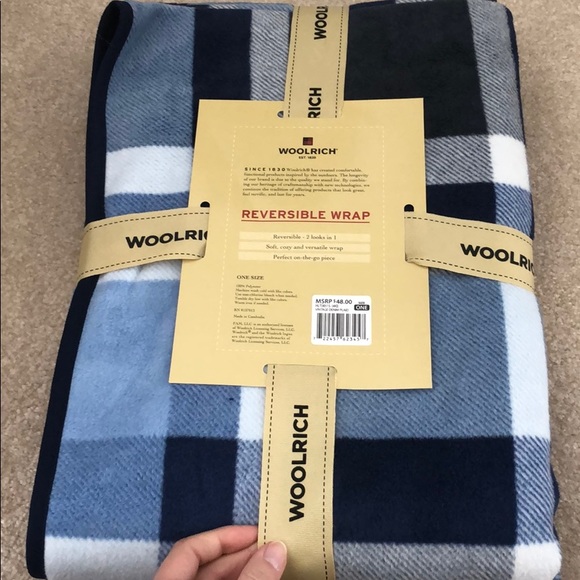 Woolrich Reversible Wrap - Picture 2 of 3